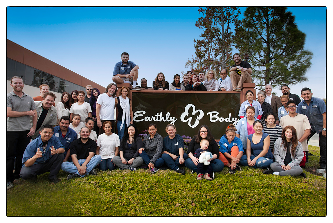 Earthly Body tim zaposlenih sa vlasnicima